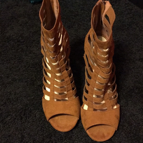 BAMBOO Shoes - Chunky/ strappy heels